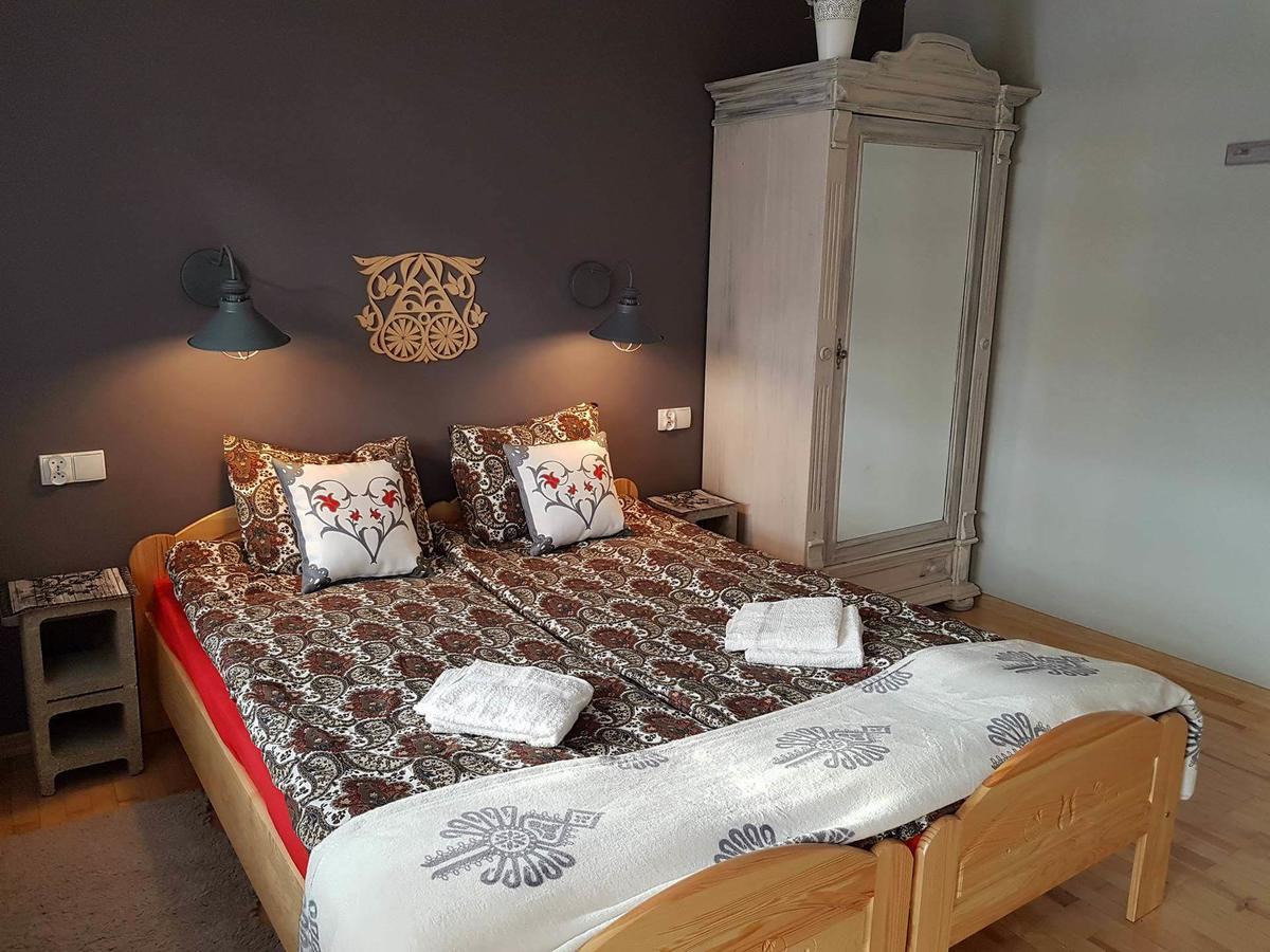 Koliba Nad Bialka Czarna Gora Bed & Breakfast Bagian luar foto